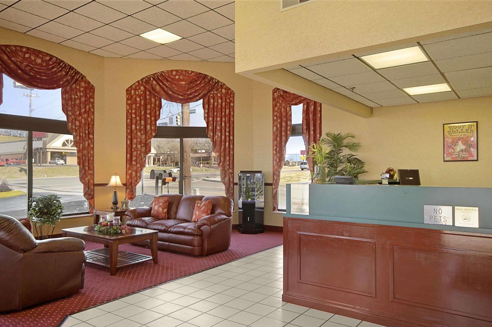 Days Inn By Wyndham Apple Valley Pigeon Forge/Sevierville Beltér fotó