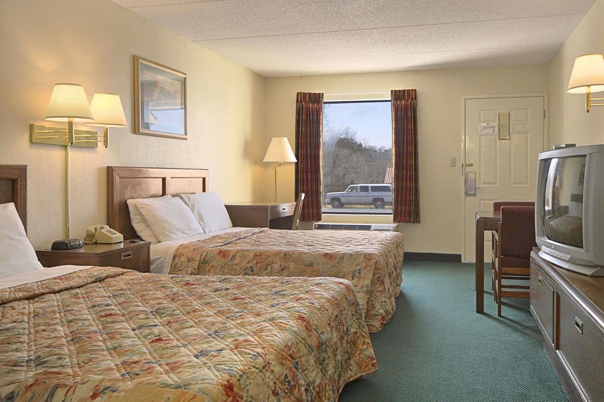 Days Inn By Wyndham Apple Valley Pigeon Forge/Sevierville Kültér fotó